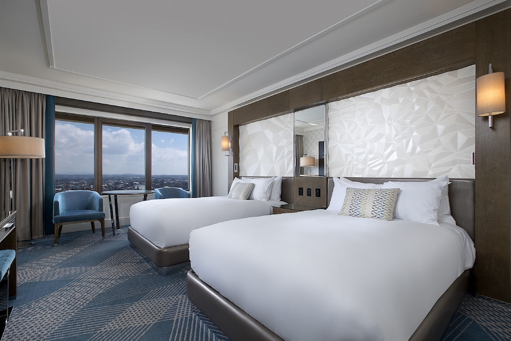 SUPERIOR, DELUXE, TWIN BEDS