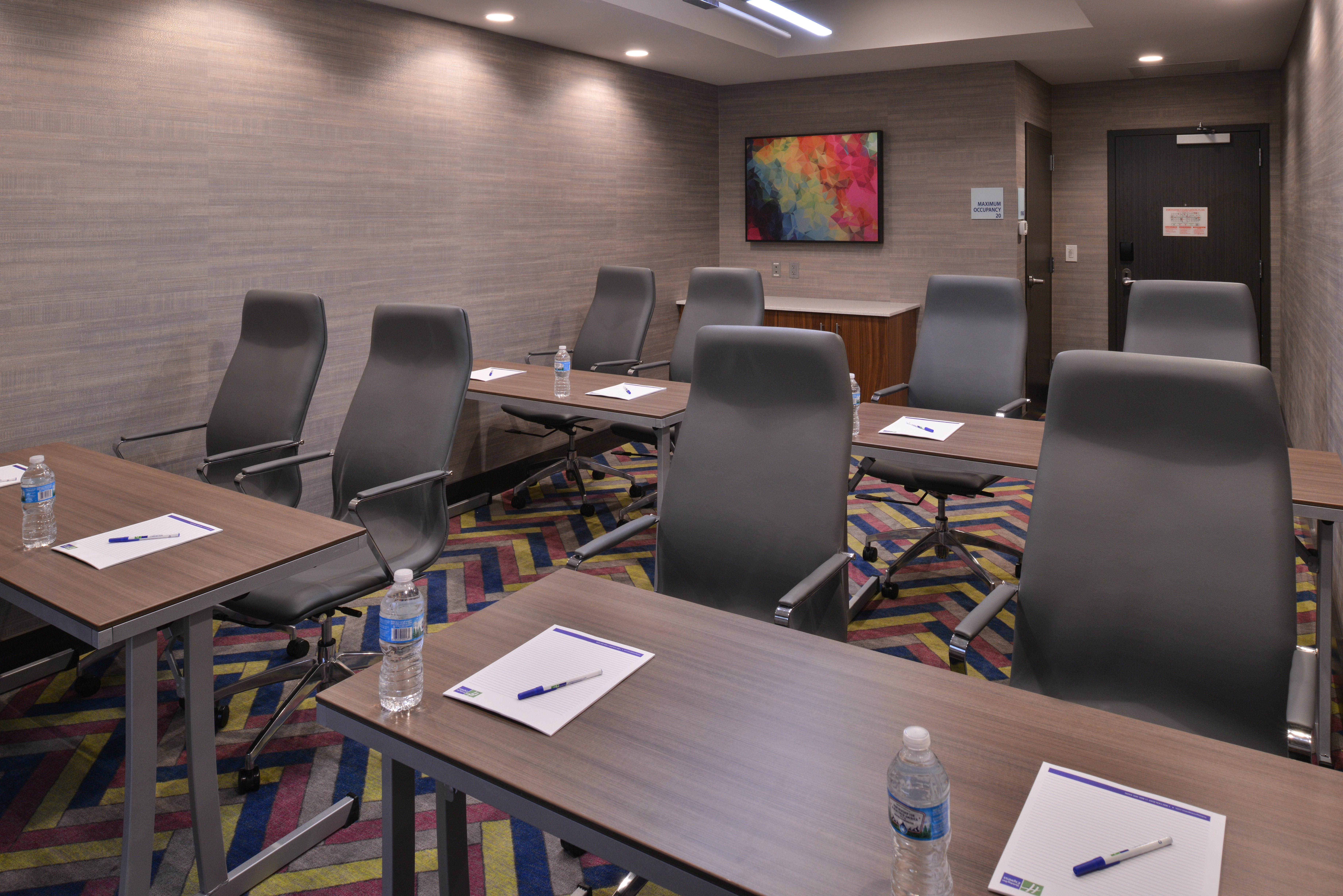 Holiday Inn Express Suites Bryant Benton Area 64/71