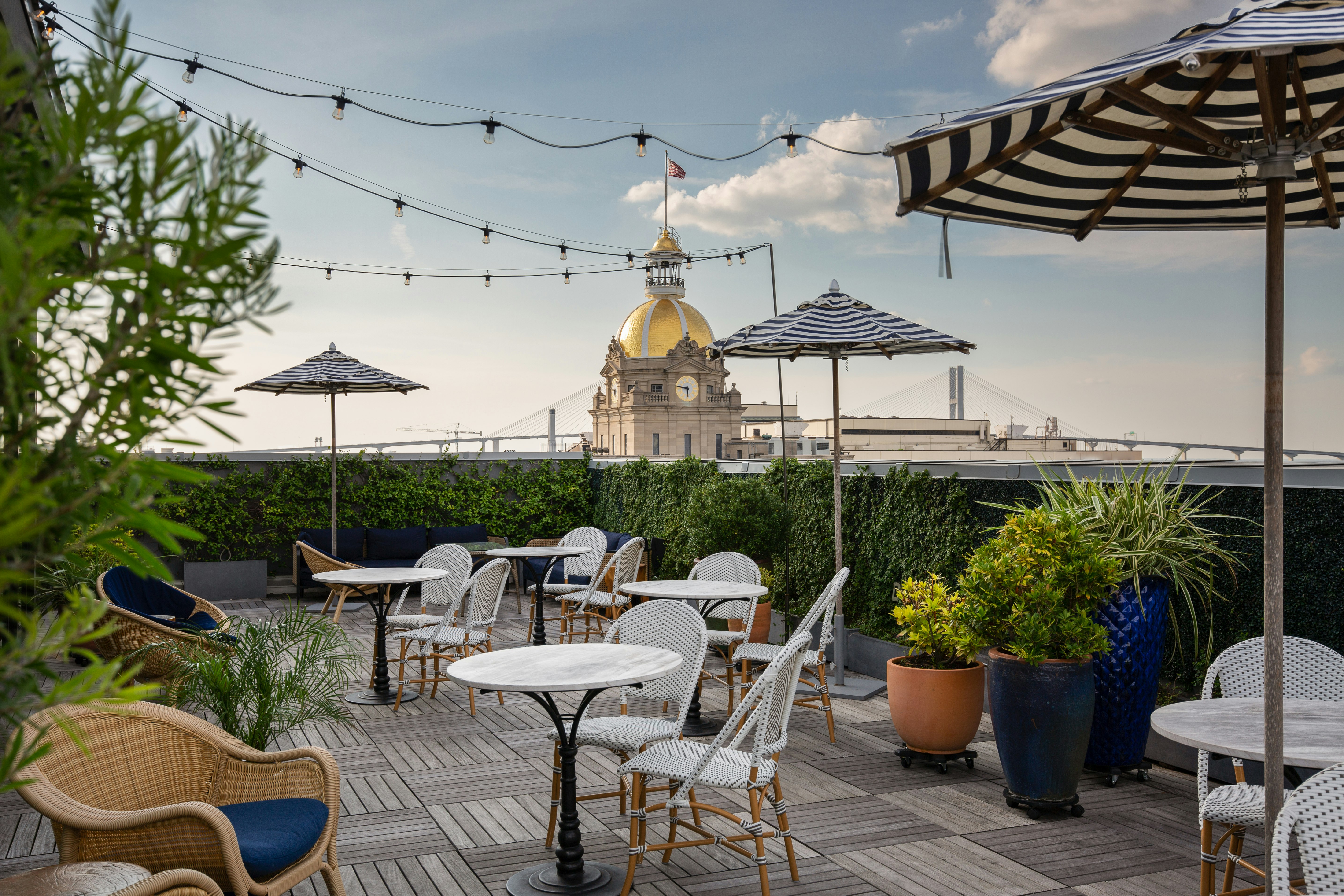 The Drayton Hotel Savannah, Curio Collection by Hilton 45/51