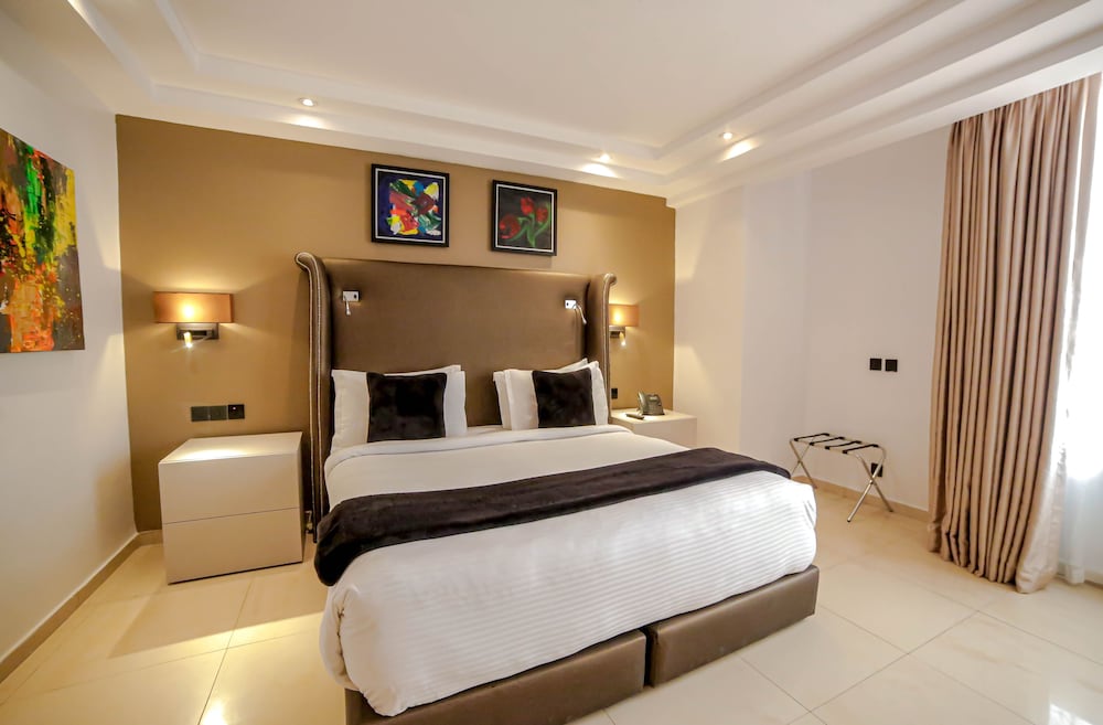 EXECUTIVE, SUITE, KING BED