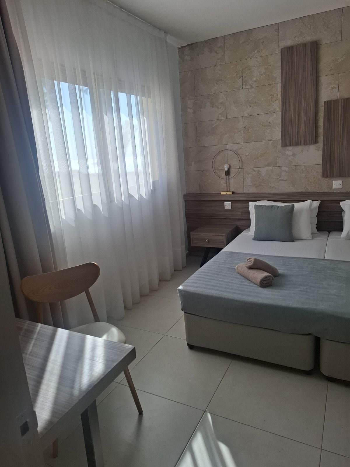 1 BEDROOM, FAMILY, SUITE
