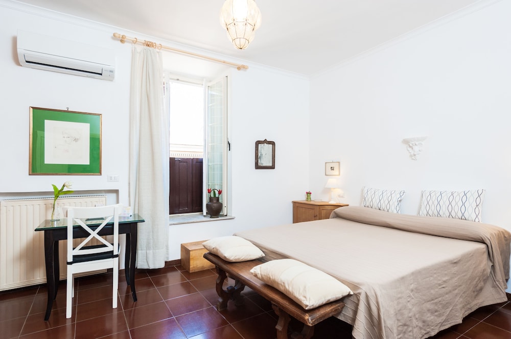 Otranto - WR Apartments 7/19
