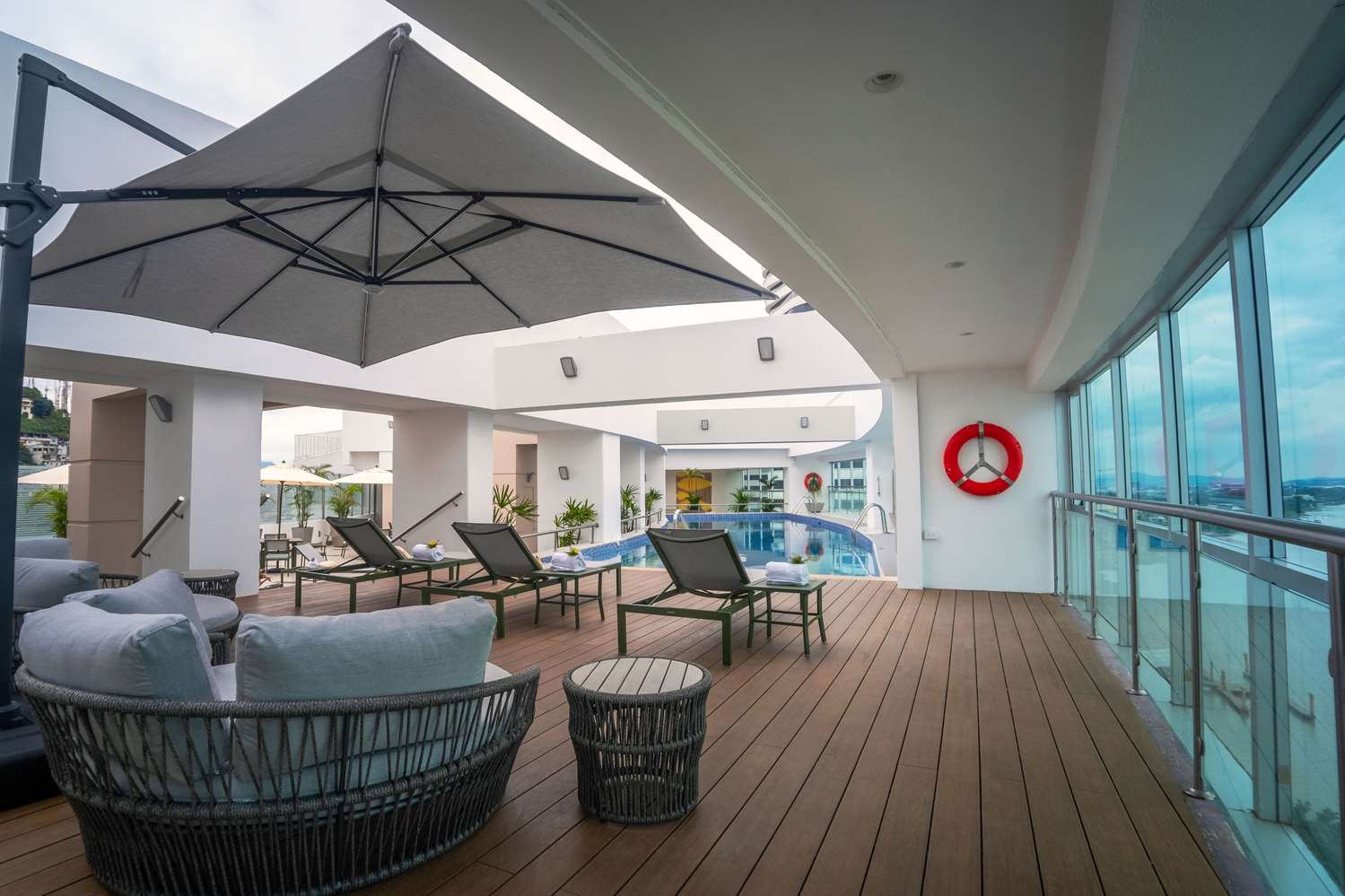 Wyndham Guayaquil Puerto Santa Ana 47/63