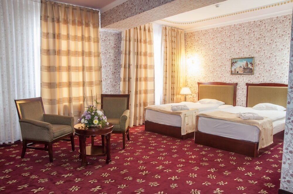 Golden Valley Hotel 5/30