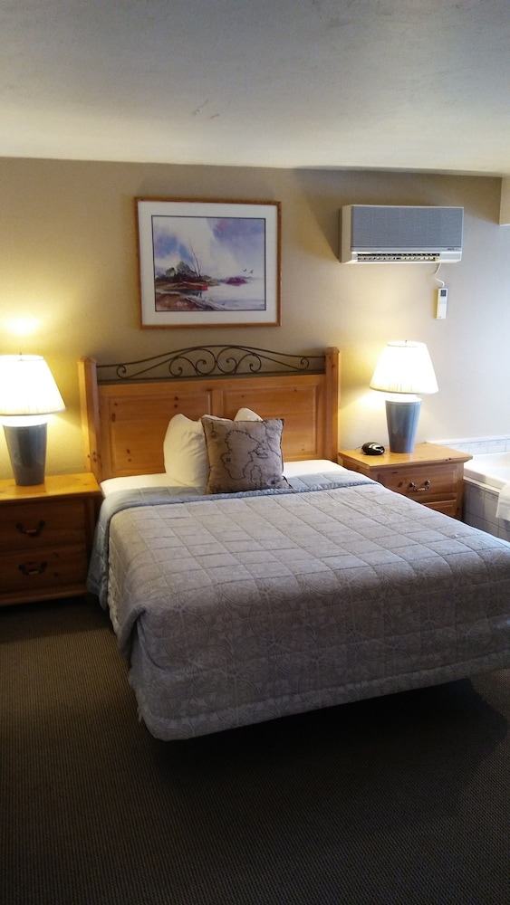 Lodge at Leathem Smith 14/61