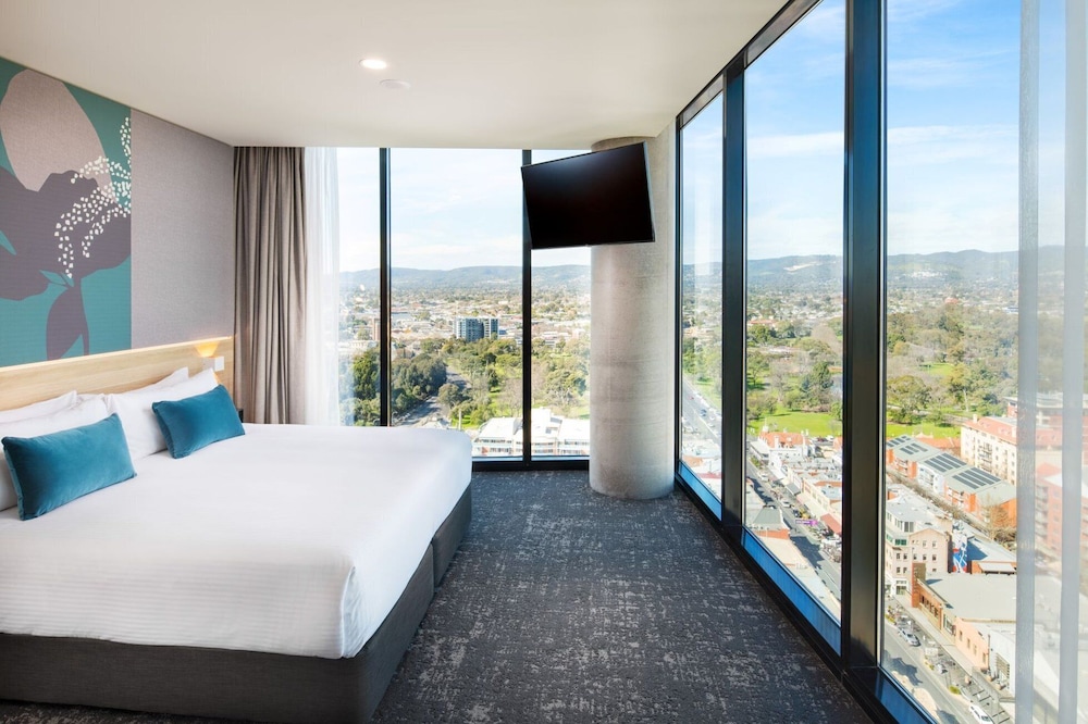 Crowne Plaza Adelaide 17/81