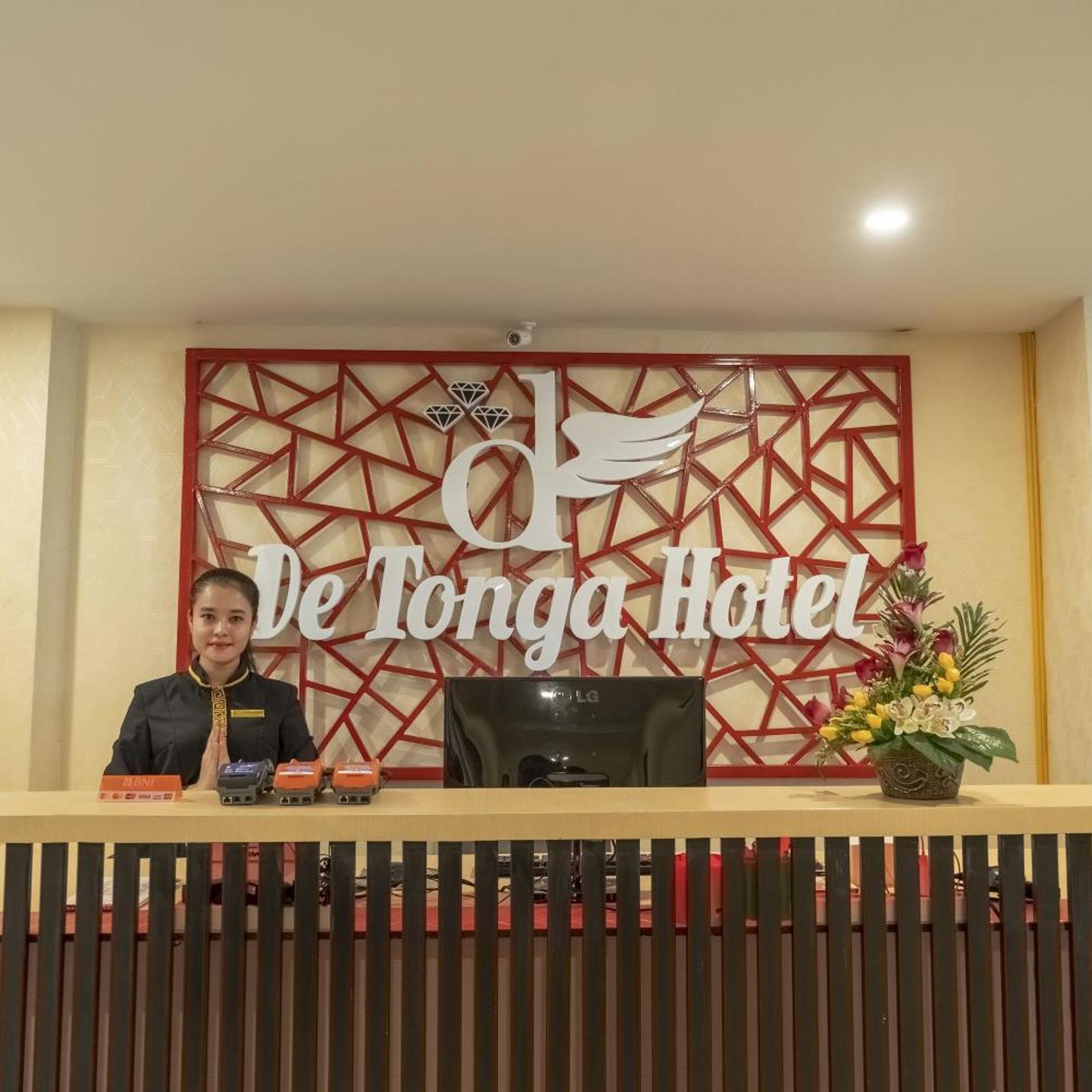 De'Tonga Hotel 8/58