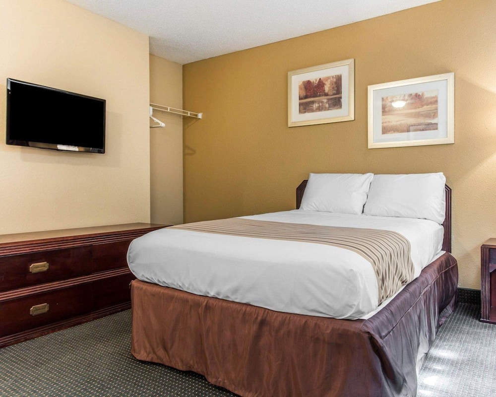 ROOM, DOUBLE BED