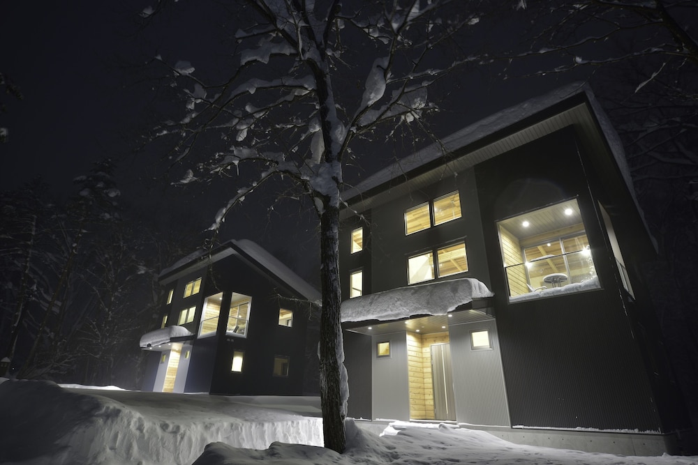 Bluebird Chalets 4/57