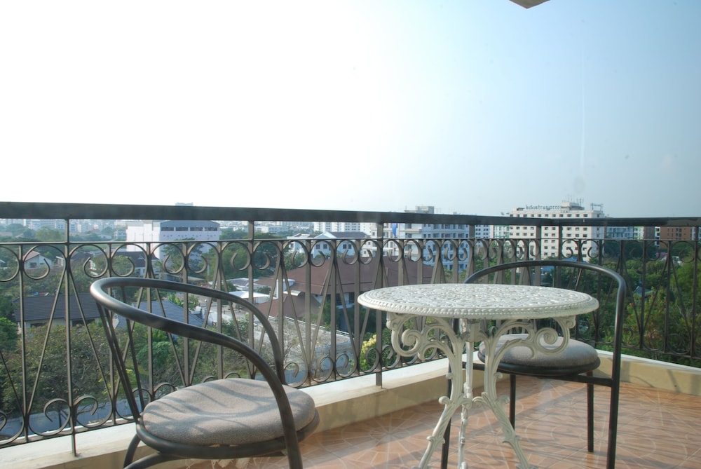 Metropoint Bangkok 4/80