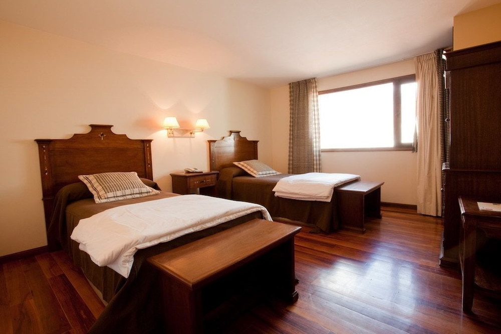 Marques de Tojo Hotel 13/63