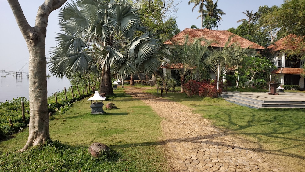 Deshadan Backwater Resort 77/81