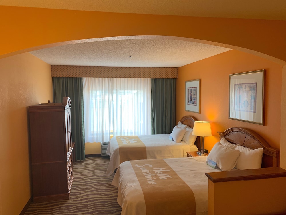 Days Inn & Suites by Wyndham Albany 24/48