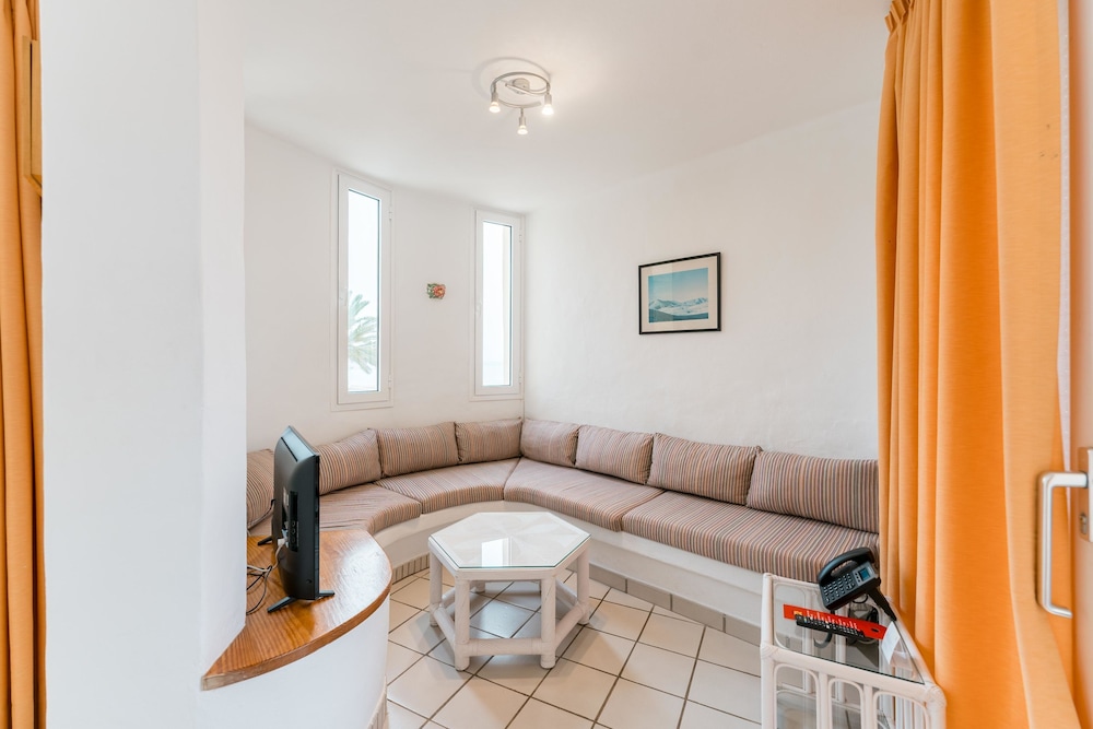 R2 Maryvent Beach Apartment 34/49