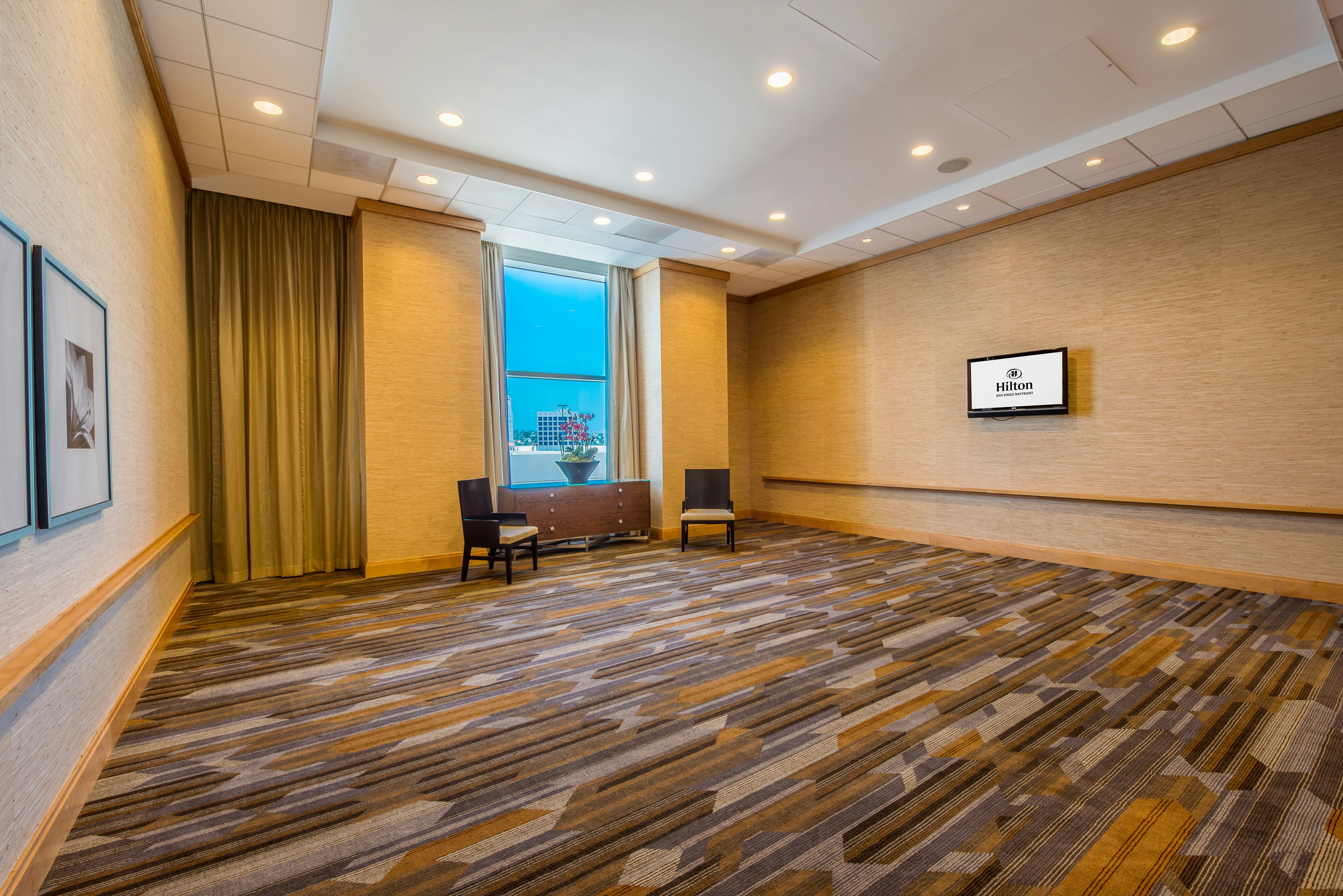 Hilton San Diego Bayfront 24/70