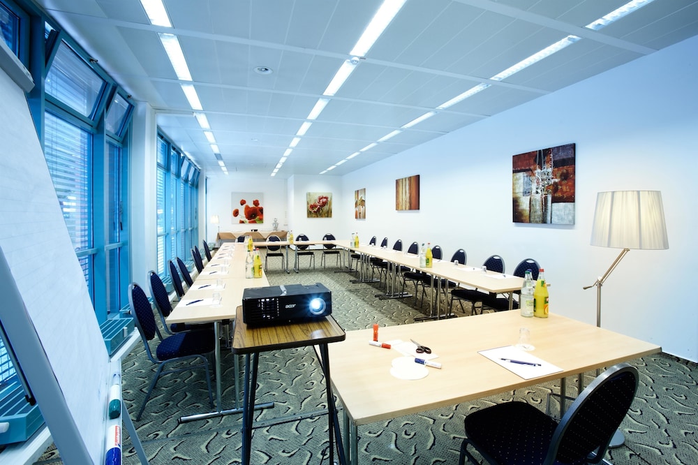 Hotel Kiel By Golden Tulip 24/30