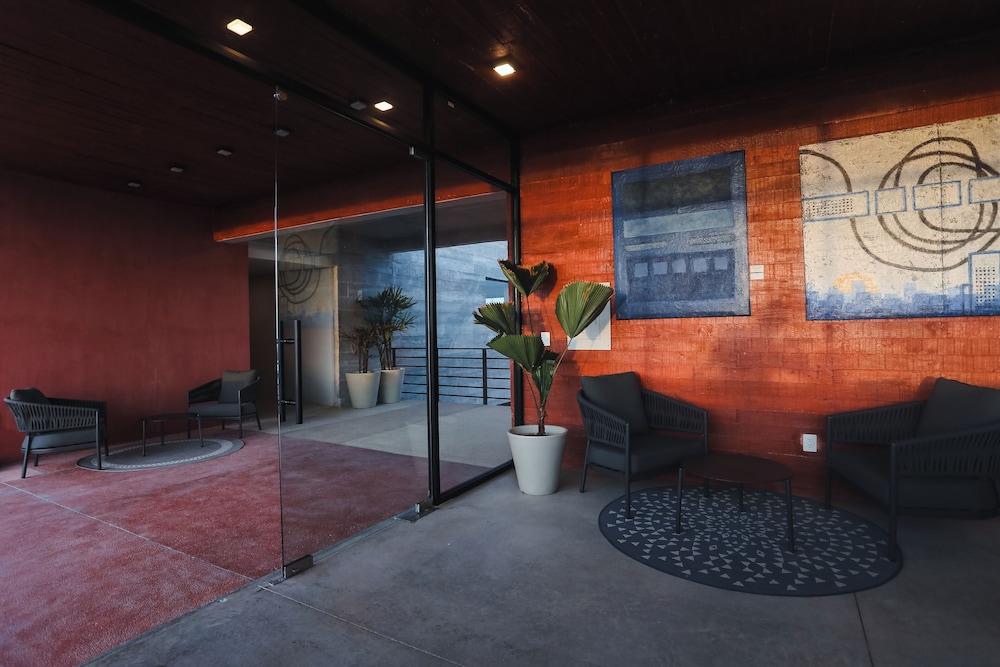 EVERGLADES SUITES 11/50