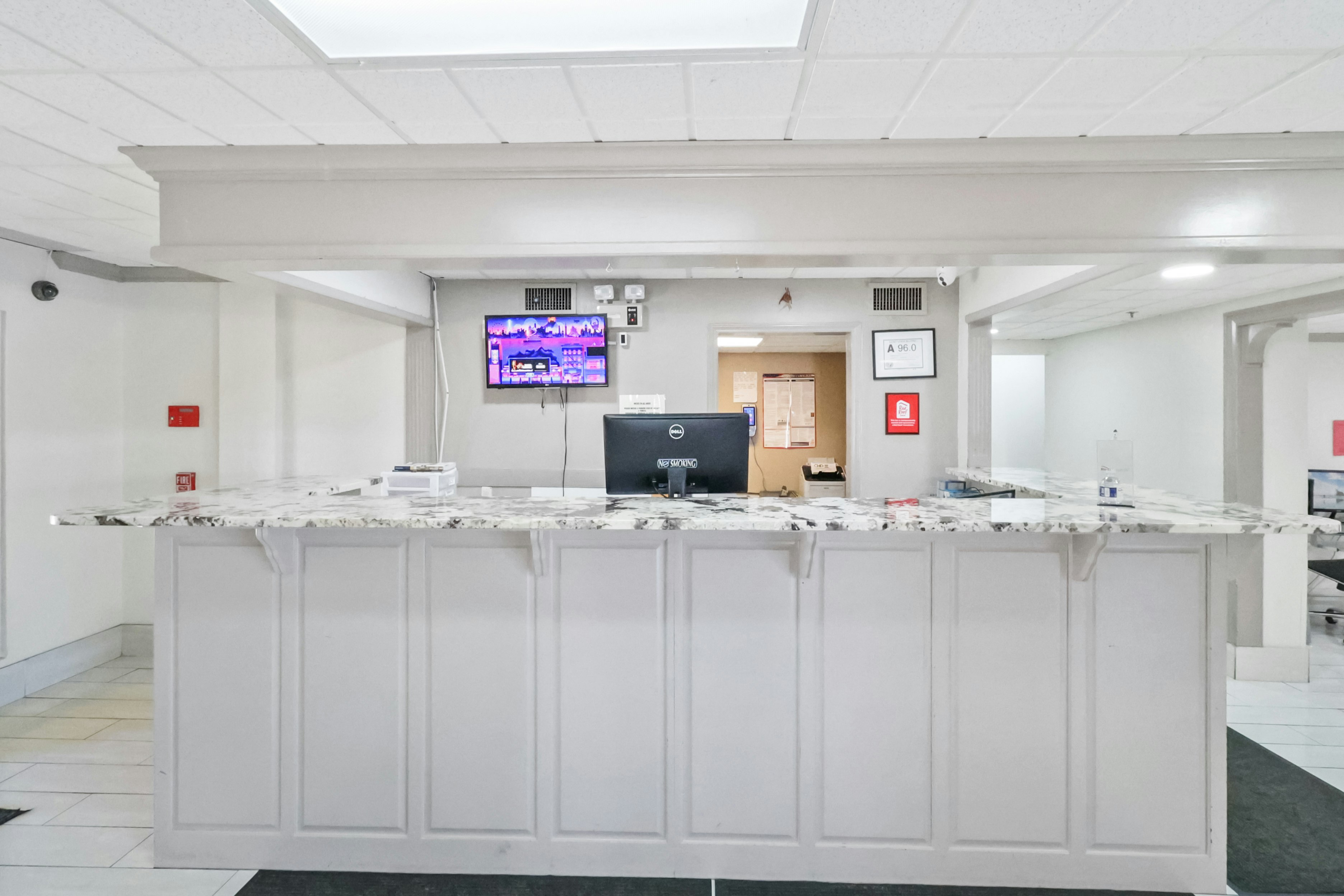 Red Roof Inn & Suites Fayetteville - Fort Bragg 23/27