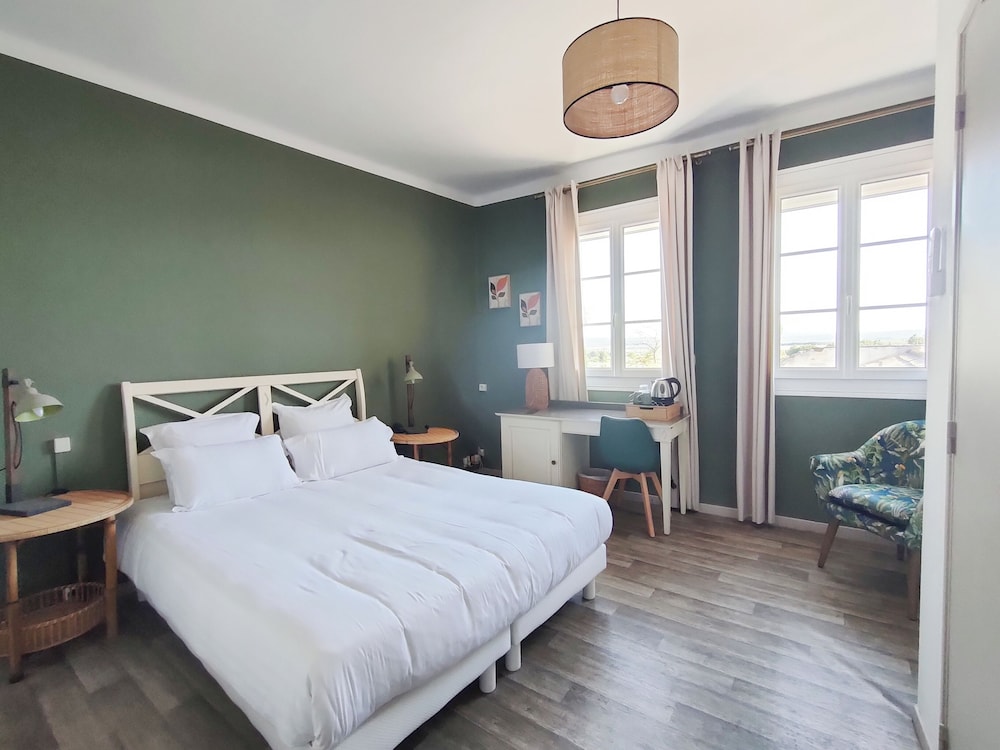 AUBERGE COTE JARDIN 12/56