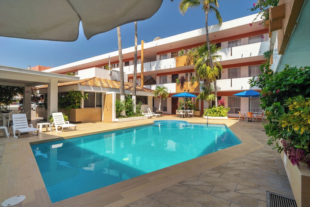 Azteca Inn Hotel 17/62