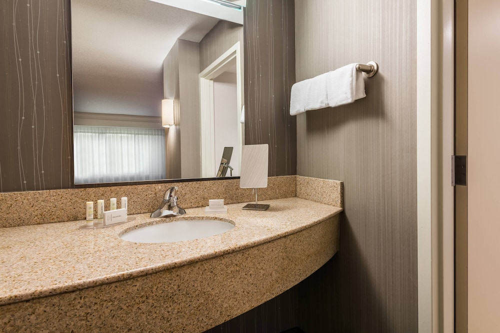 Courtyard By Marriott Providence Lincoln 49/50