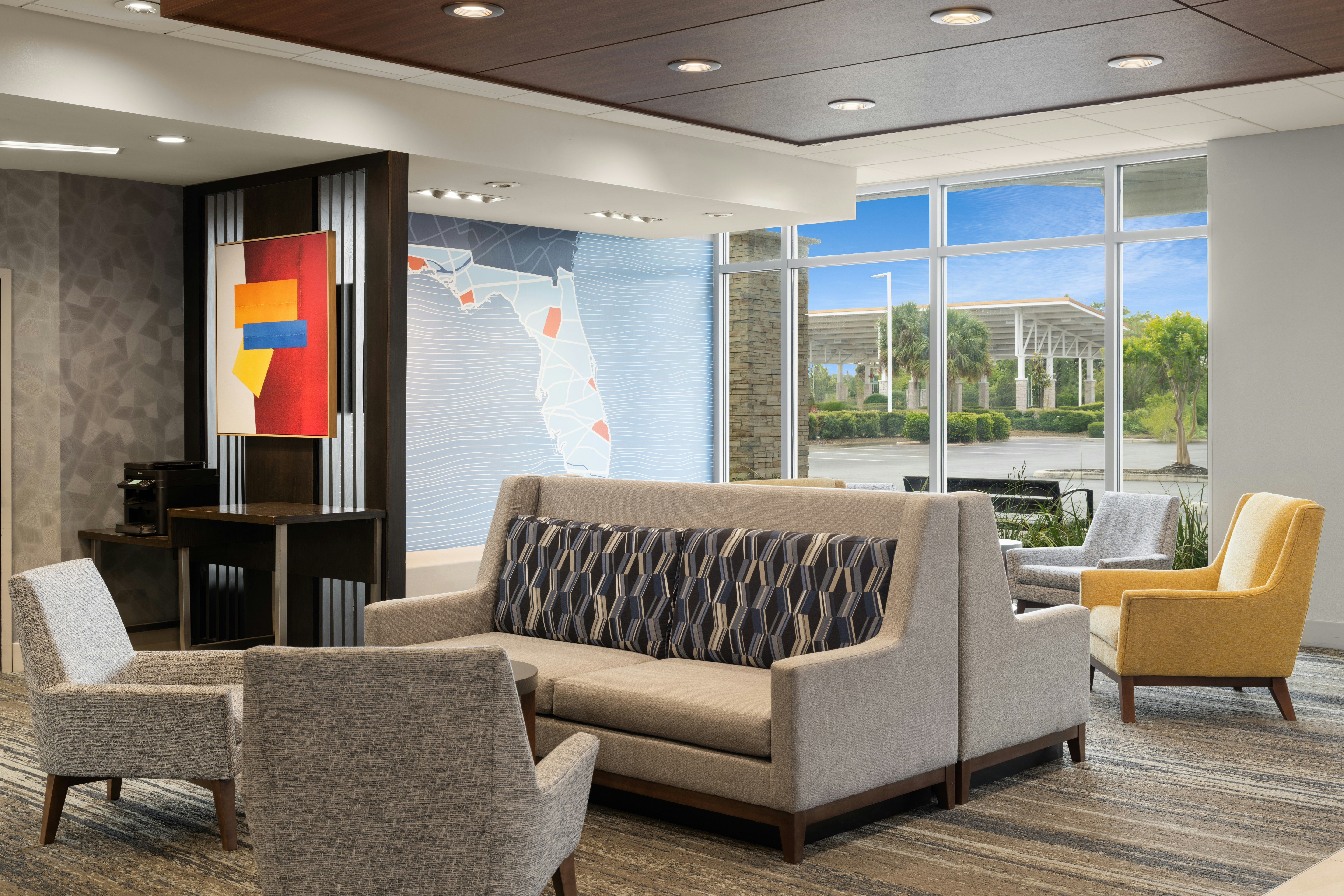 Holiday Inn Express Suites Tampa East Ybor City 33/56