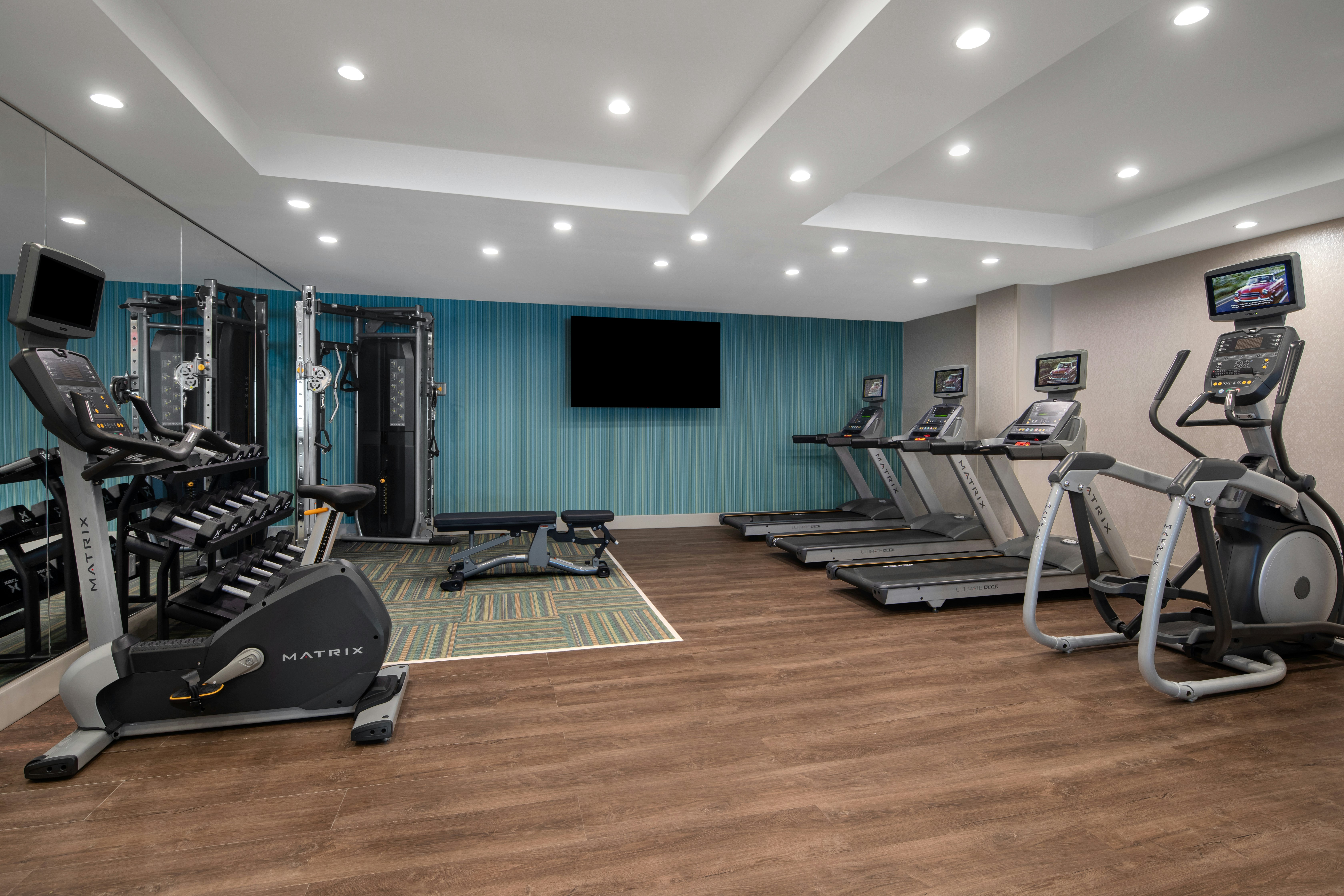 Holiday Inn Express & Suites Woodside LaGuardia Airport 19/30