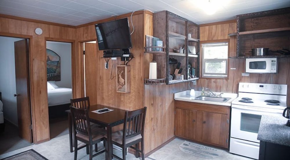 3 Rivers Resort and Guide Service 37/50