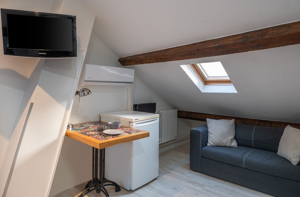 Residence Clignancourt 27/36