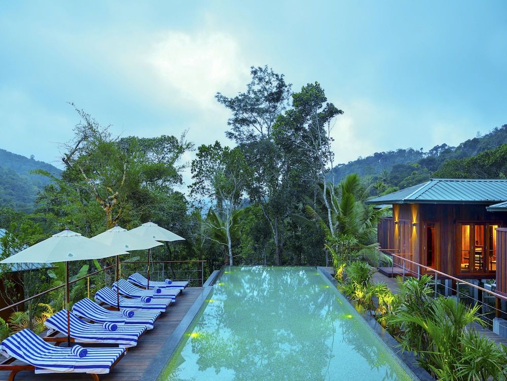 Niraamaya Retreats Cardamum Club 32/36