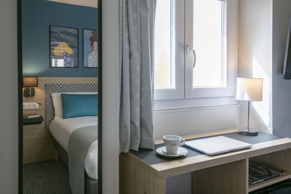 Bristol Hotel 37/61