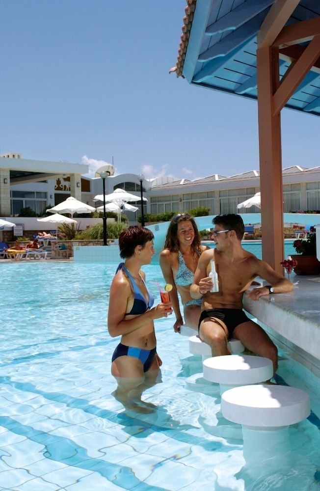 Annabelle Beach Resort 76/87