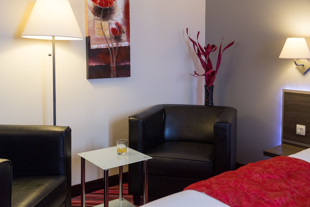 Hotel the Originals Saint Etienne Aeroport Actuel 40/61