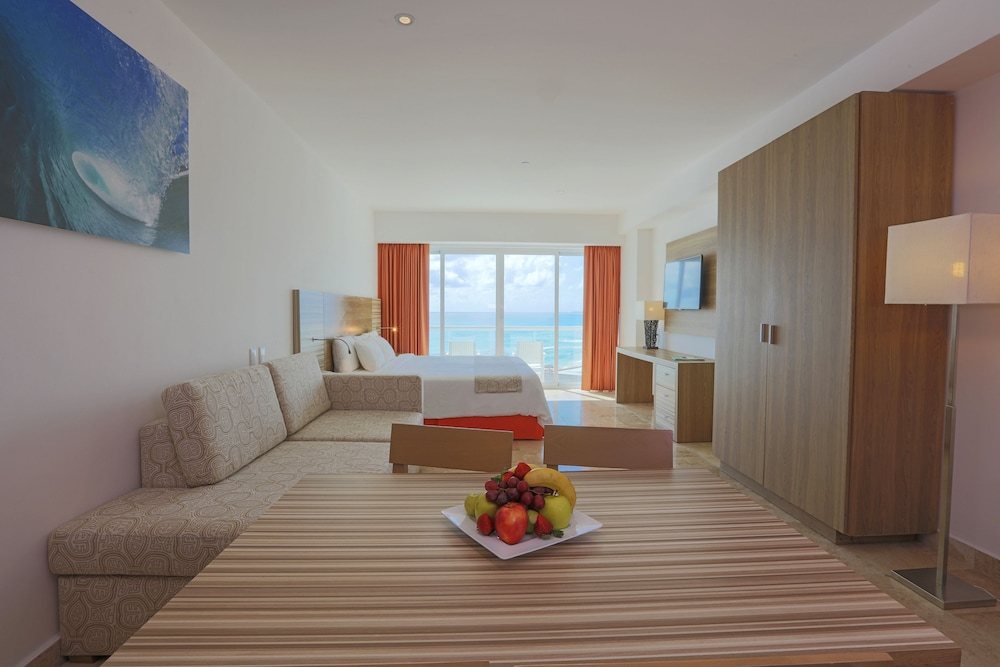 Krystal Cancun 36/50