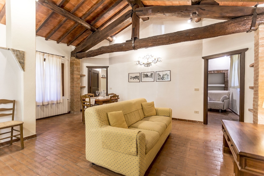 Residence Borgo Il Poggiaccio 57/82
