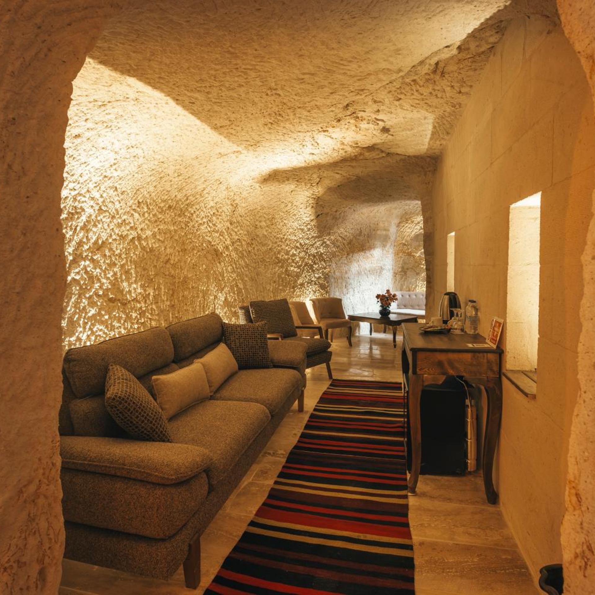 Lagania In Cave 29/50
