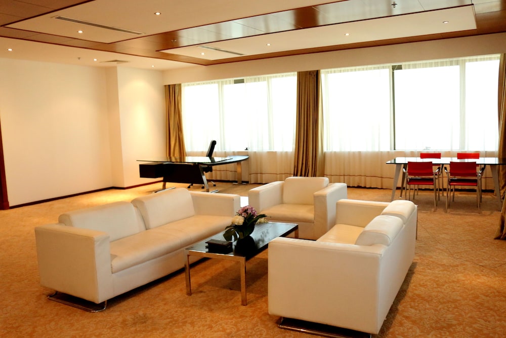 Diva Hotel 25/50