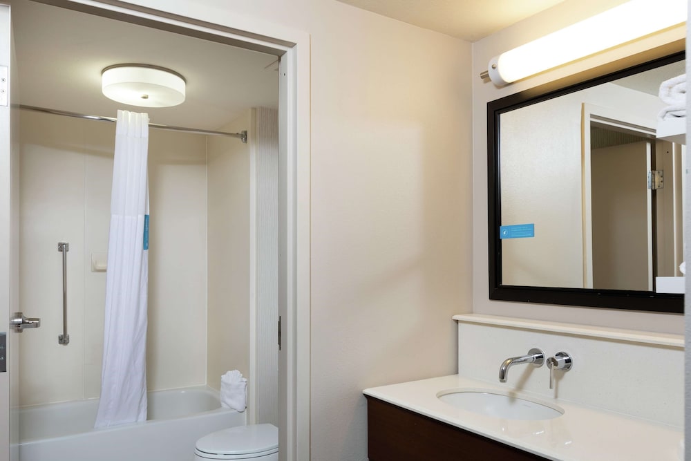 Hampton Inn And Suites Austin Airport 19/40