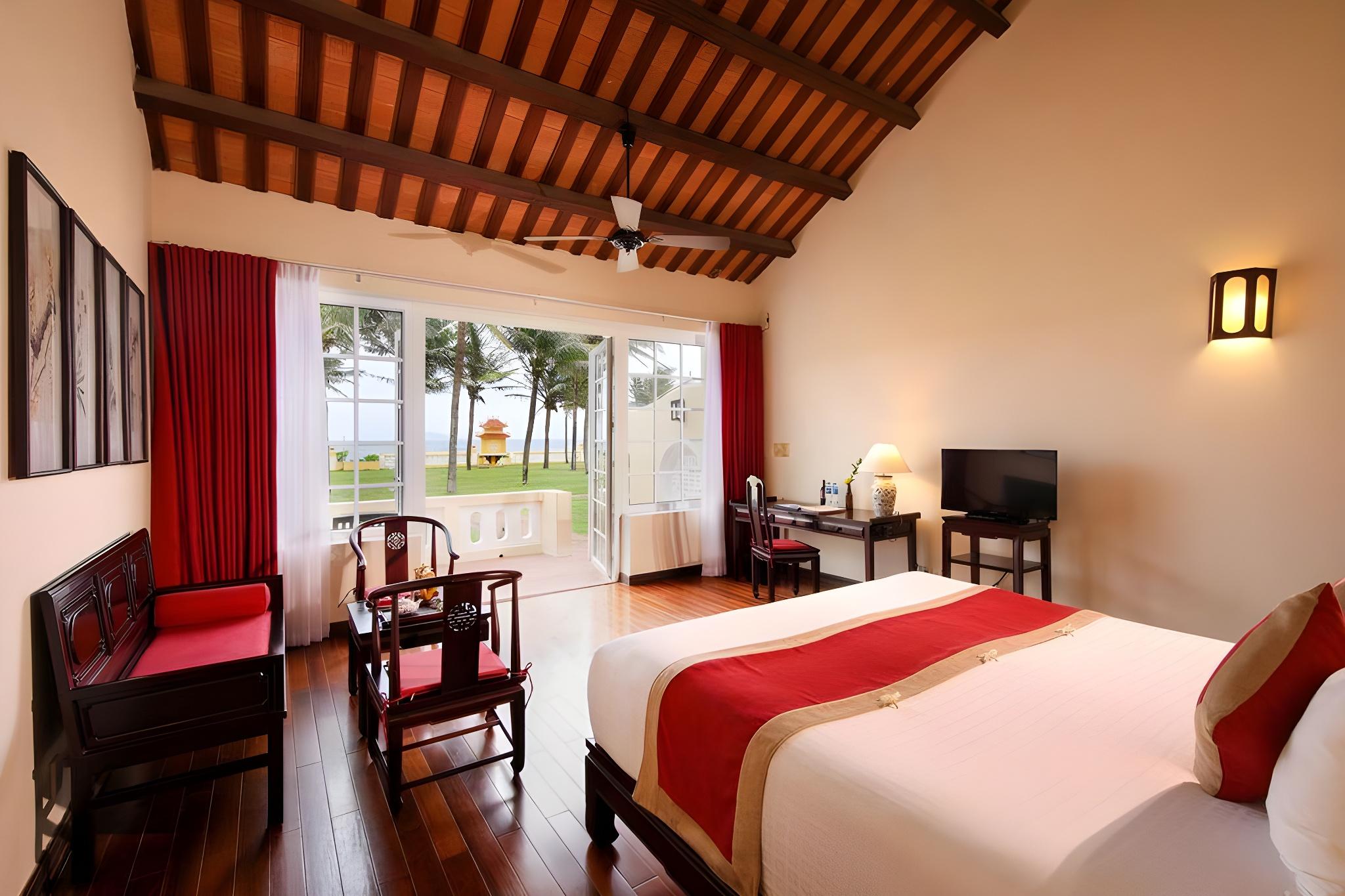 Deluxe, Double and Twin Beds