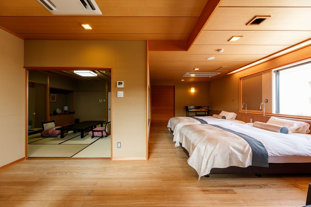 Japanese Western, Twin Beds, 3 Futon Beds, Outdoor Bath، TACHIBANA SHIKITEI 3/4