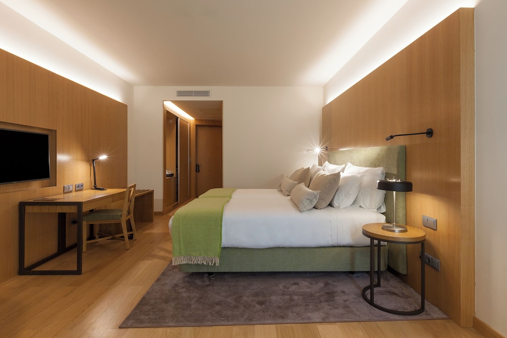 CLASSIC, TWIN BEDS