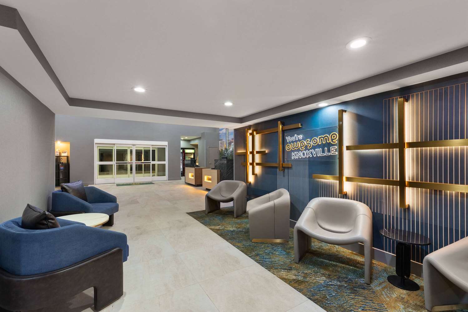 La Quinta Inn & Suites by Wyndham Knoxville Papermill 22/45