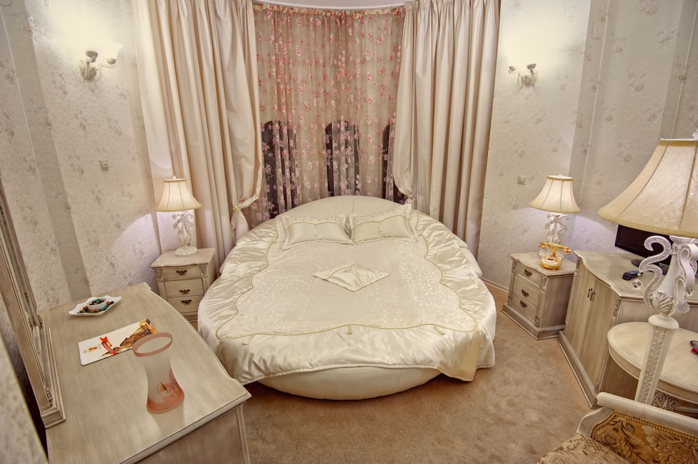 Hotel Carol 25/42