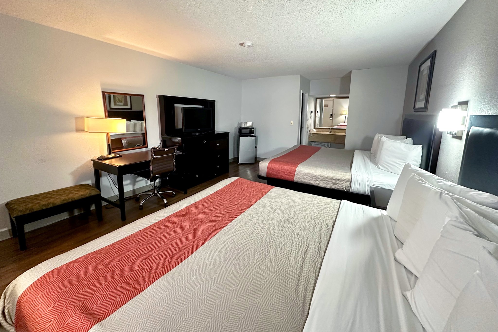 Red Carpet Inn Norwalk CT 21/45