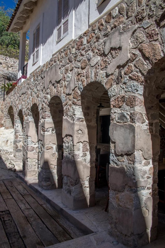 Hotel de Piedra 36/70