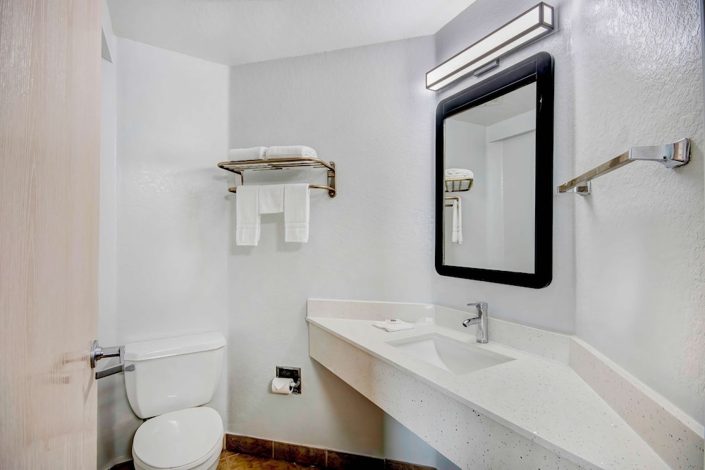 Motel6 San Antonio, TX - Sea World North 56/60