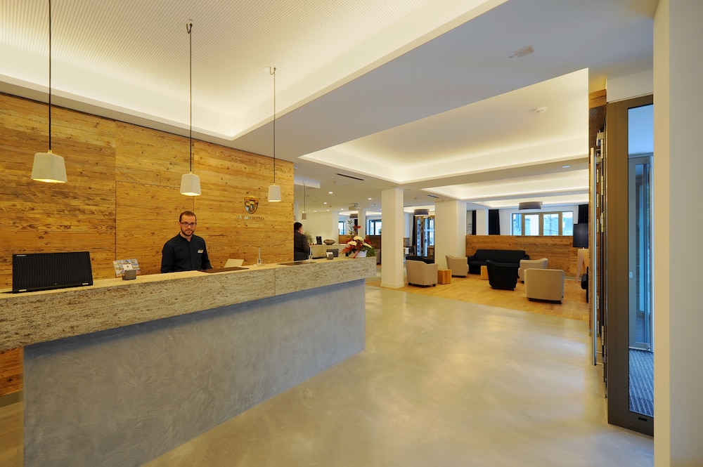 Bayer 89 Vi Vadi Hotel 3/51