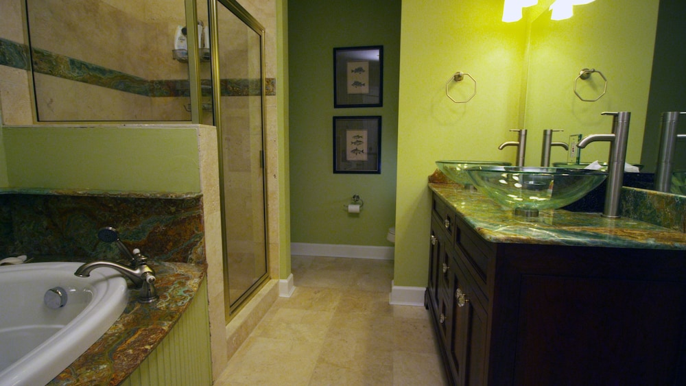 Grand Panama Beach Resort by Emerald View Resorts 27/77
