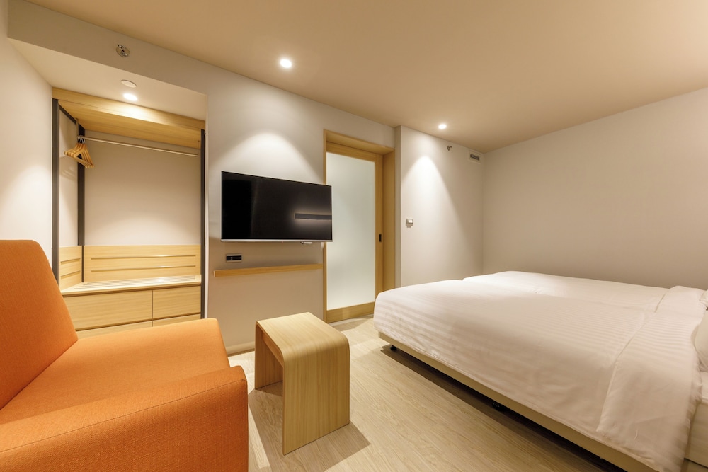 Nishitetsu Hotel Croom Bangkok Silom 15/50