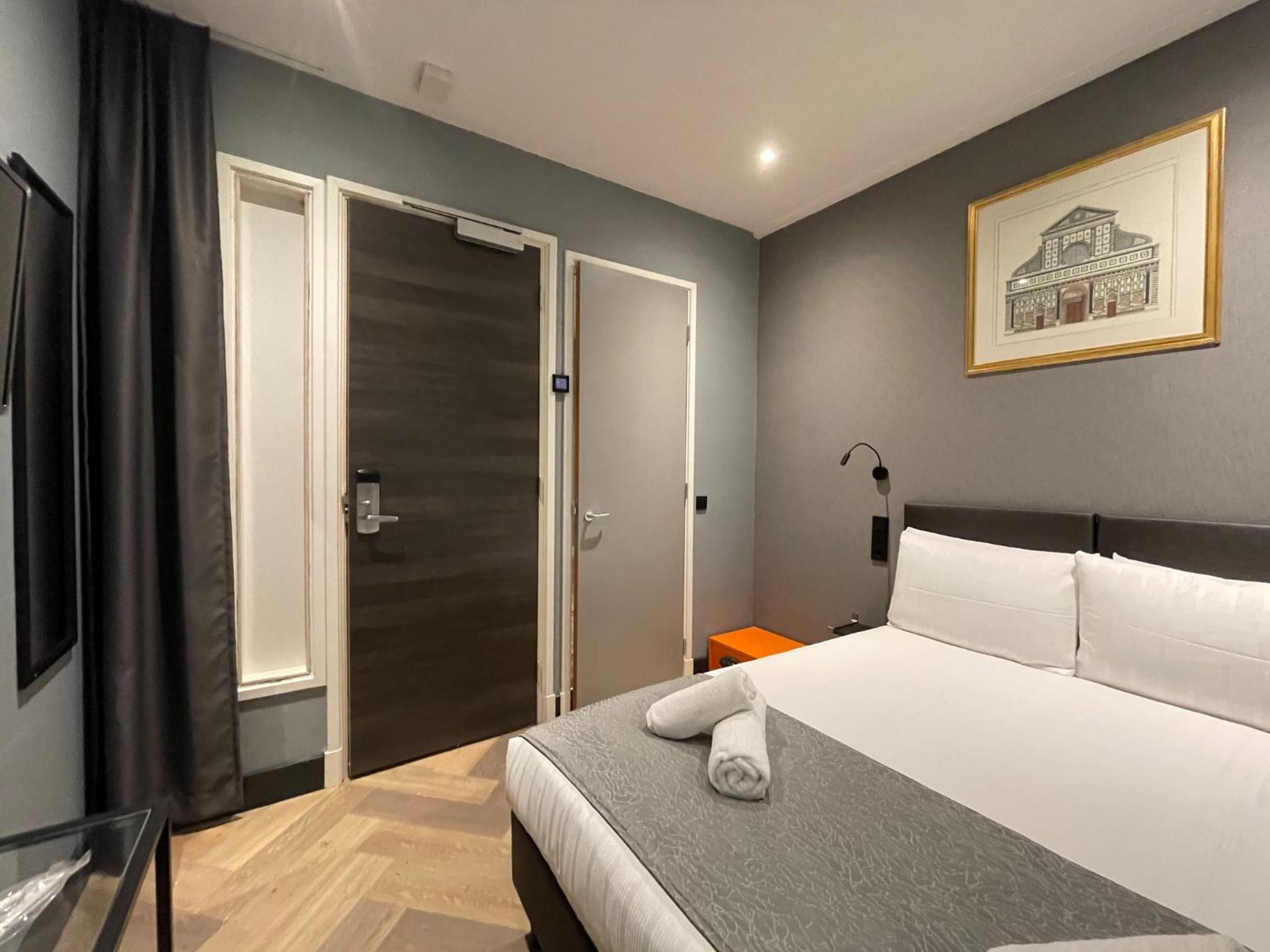 Budget, Double Bed, No Window